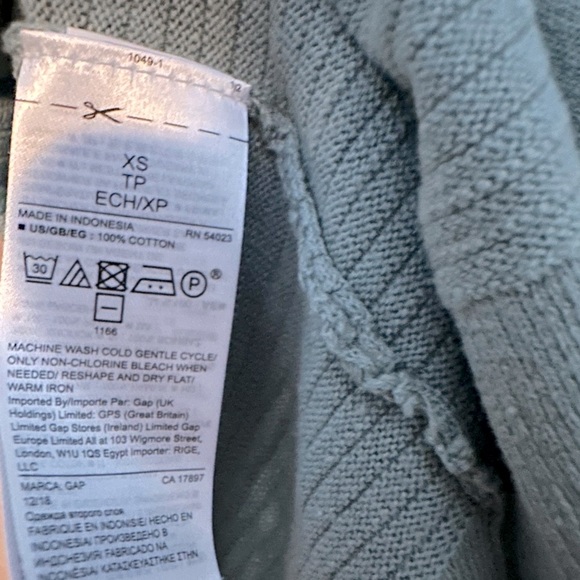 Gap Knit Cardigan - Picture 2 of 3